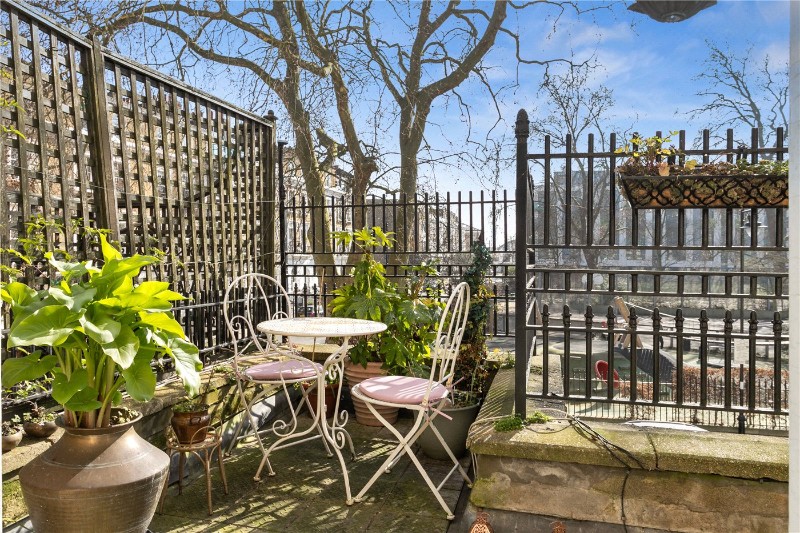Arundel Square, London, N7