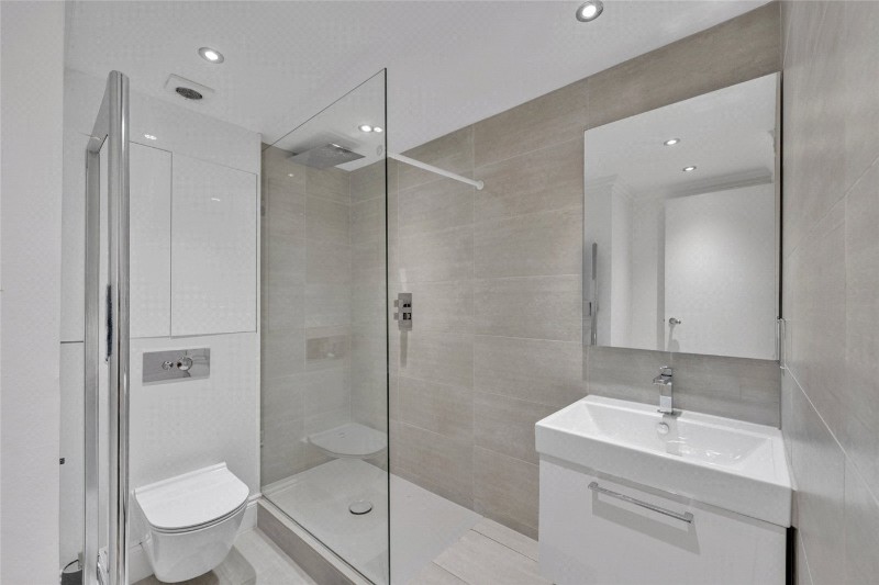 Sutherland Avenue, London, W9