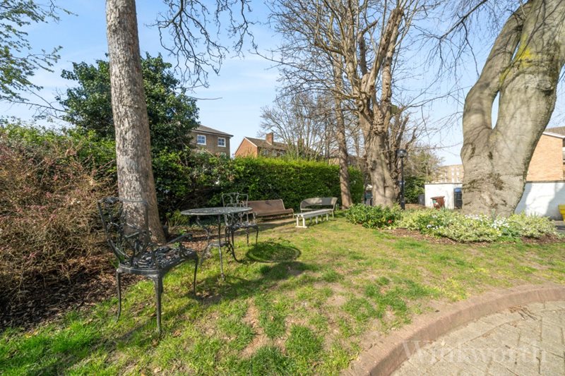 Frobisher Place, London, SE15