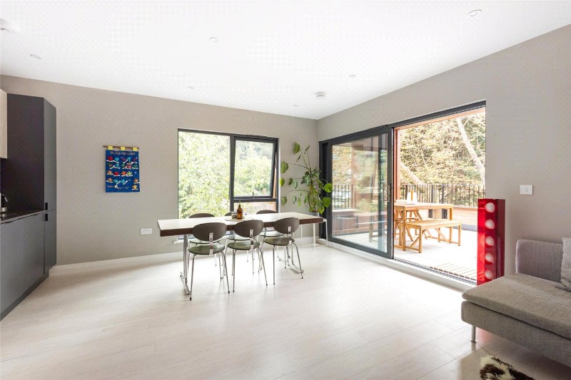 Rushden Close, London, SE19