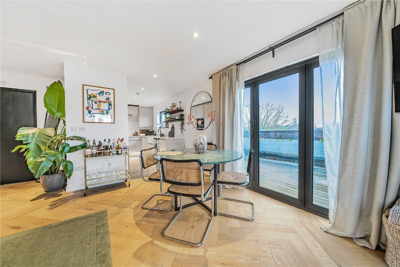 New Cross Road, London, SE14