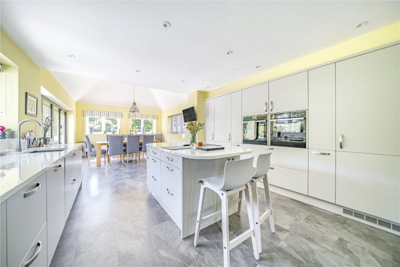 Hale House Lane, Churt, Farnham, Surrey, GU10