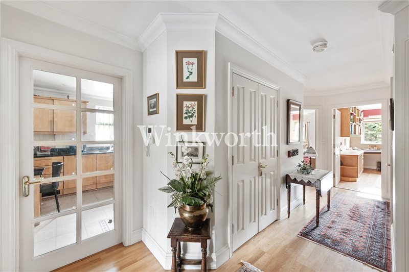 Aldermans Hill, London, N13