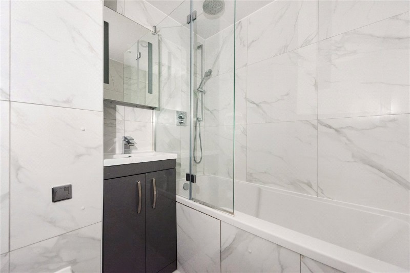 Riverside Close, London, E5