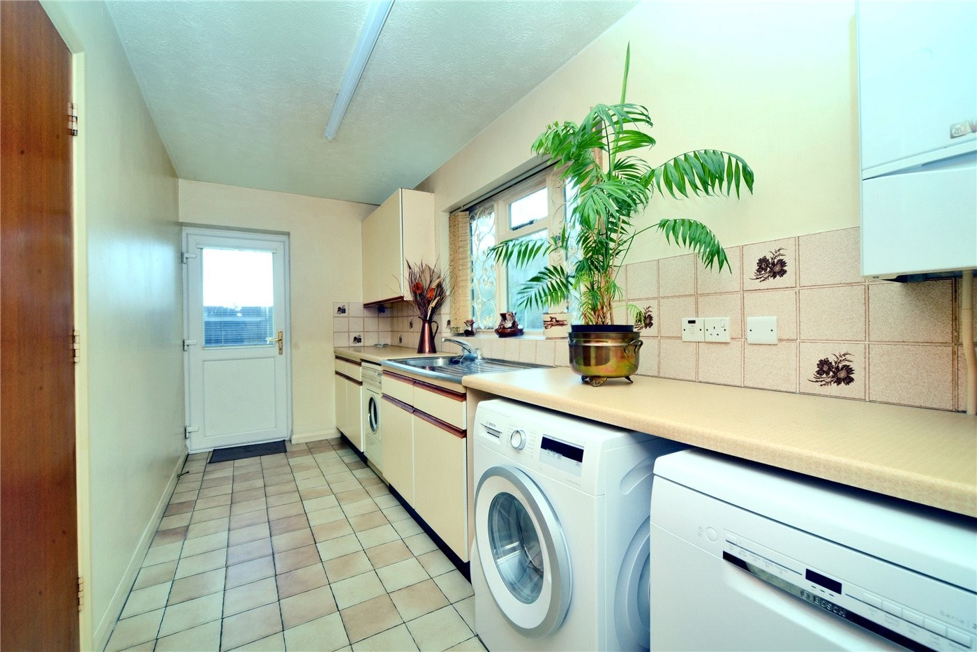 3 bedroom property for sale in Grange Gardens, Banstead, Surrey, SM7
