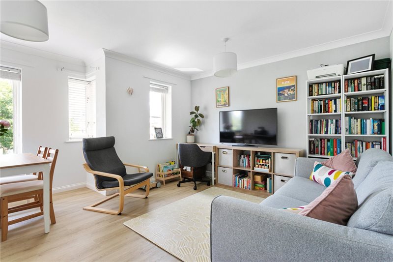 Myddleton Avenue, London, N4