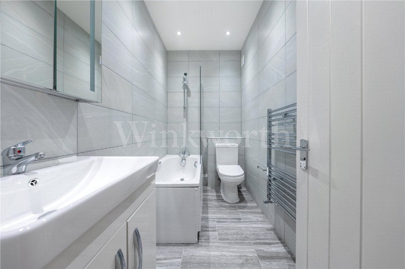 Vivian Avenue, London, NW4