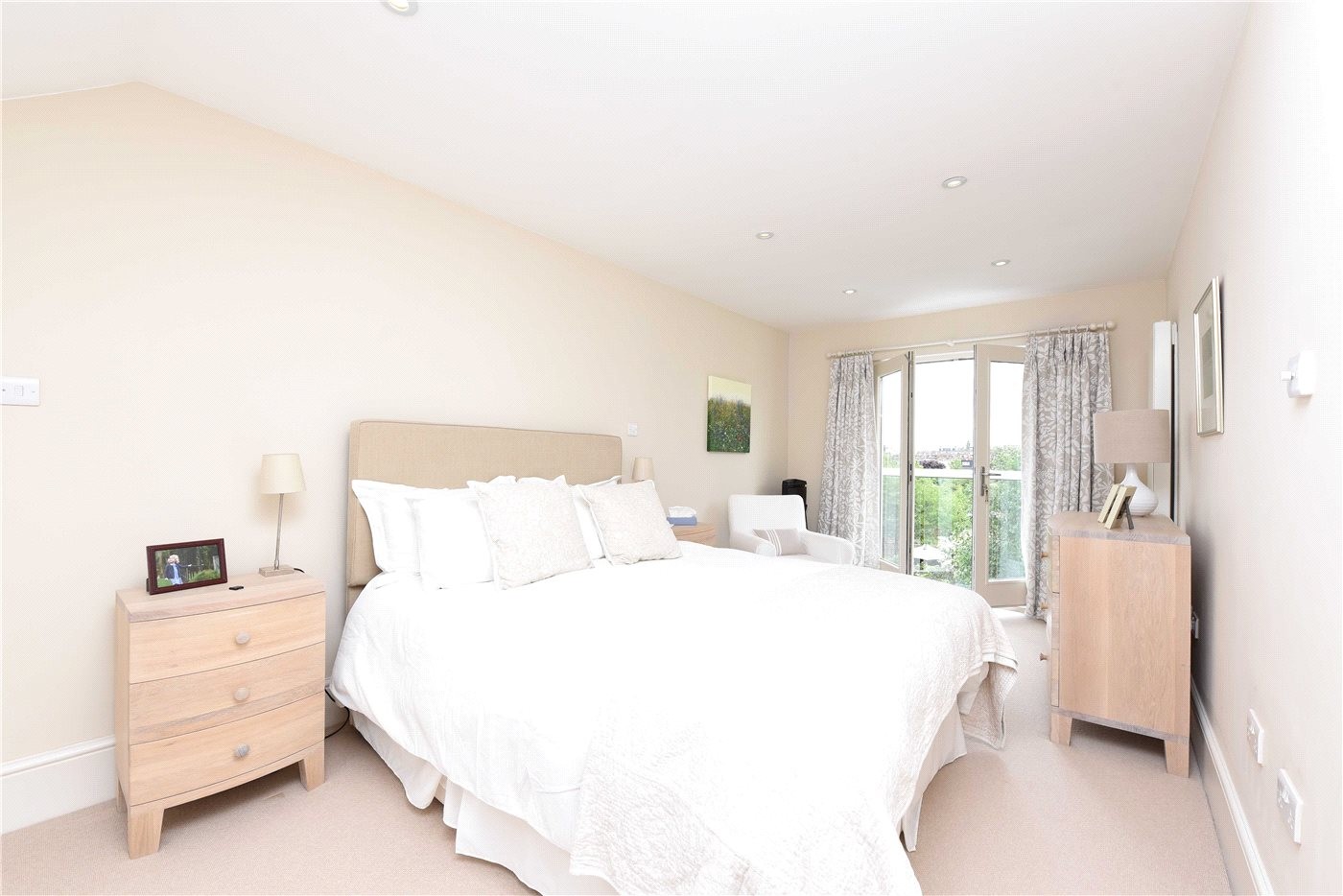 4 bedroom property for sale in Revelstoke Road, Southfields, London