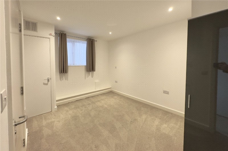 Oak End Way, Gerrards Cross, SL9