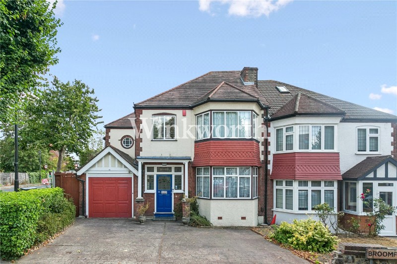 Broomfield Avenue, London, N13