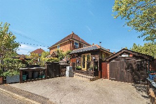 Set Thorns Road, Sway, Lymington, Hampshire, SO41