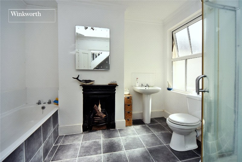 Tharp Road, Wallington, SM6