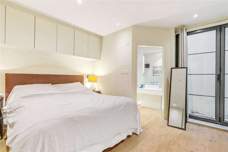 Richards Place, London, SW3