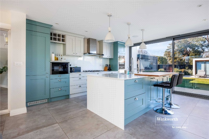 Avon Run Close, Friars Cliff, Christchurch, Dorset, BH23