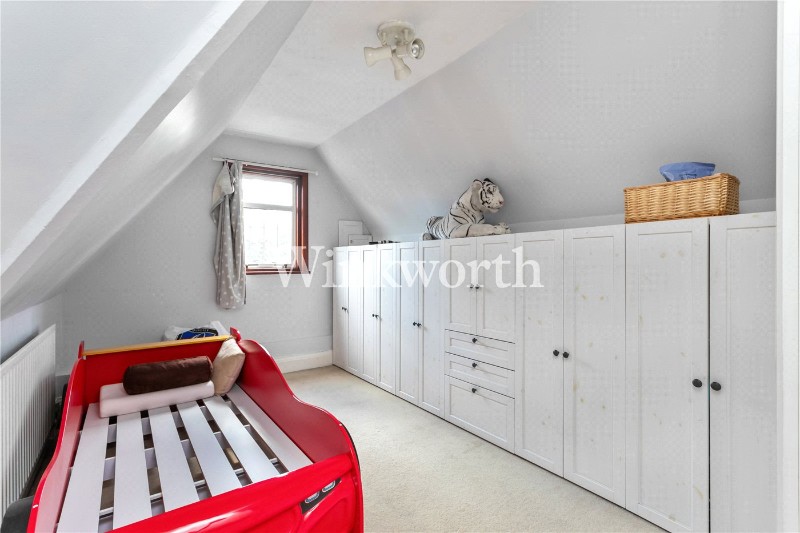 Powys Lane, London, N14