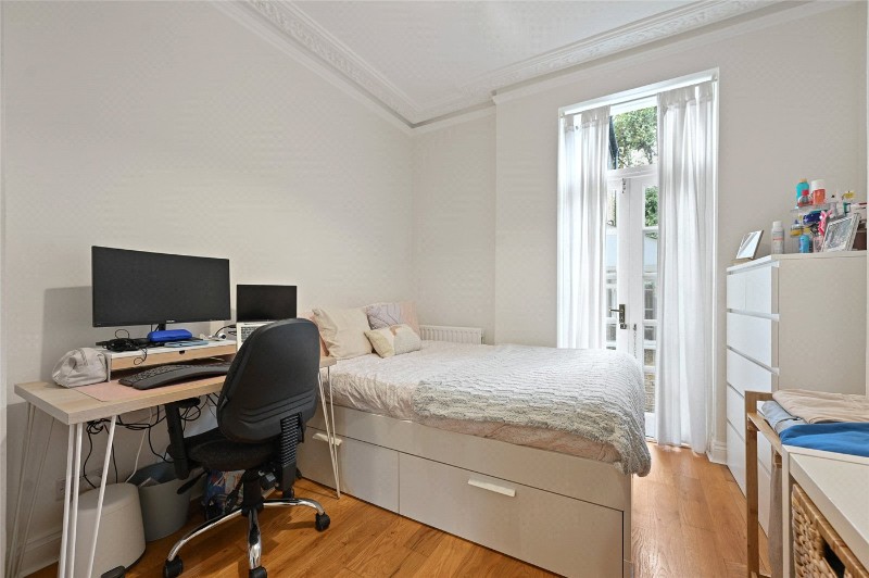 Bloemfontein Avenue, London, W12