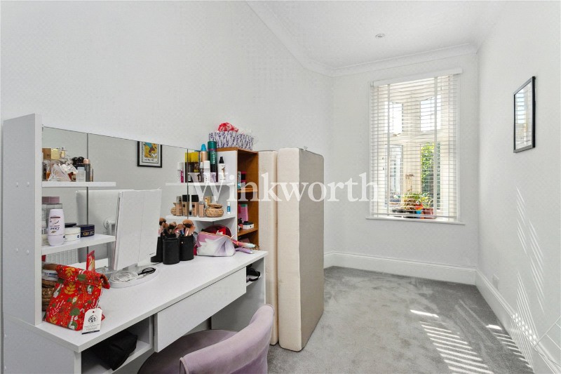 Lightcliffe Road, London, N13