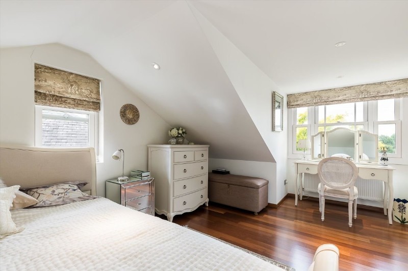 Devereux Lane, Barnes, London, SW13