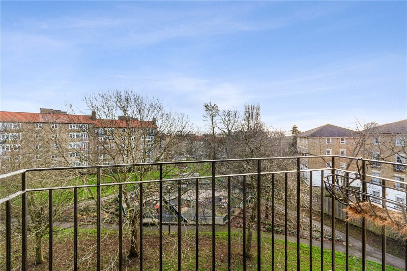 Chobham Gardens, London, SW19