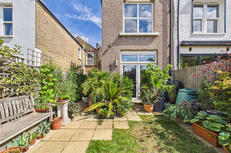 Salford Road, London, SW2