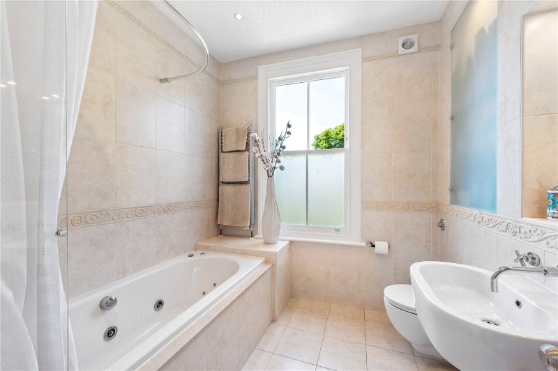 Kings Crescent, London, N4