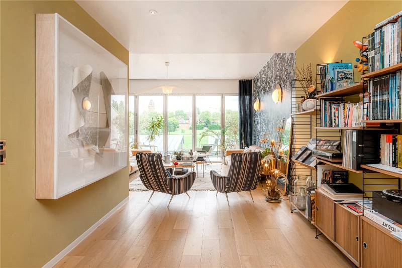 Pangbourne Avenue, London, W10