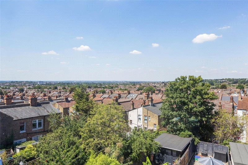 Annsworthy Crescent, London, SE25
