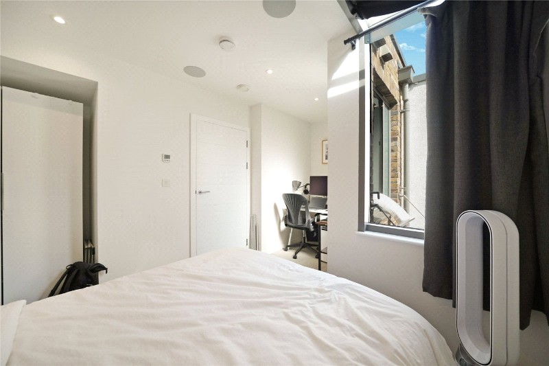 College Yard, London, NW5