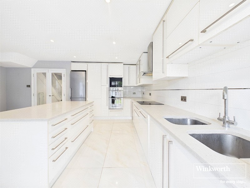 Hollyview Close, Hendon, London, NW4