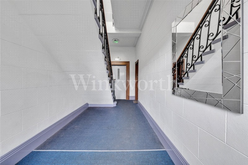 Golders Green Road, London, NW11