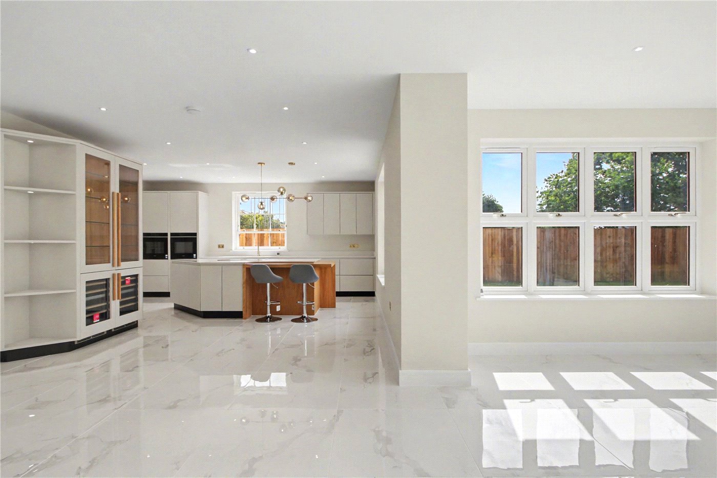 Kitchen & Living