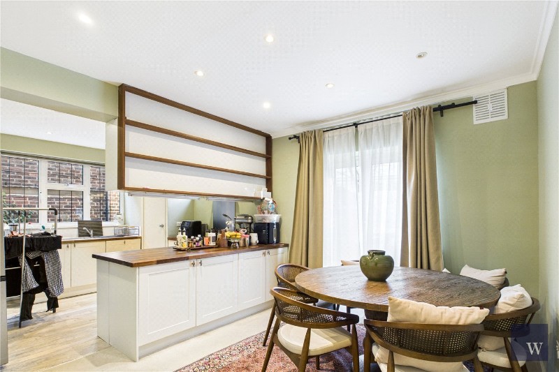 Woodfield Avenue, London, SW16