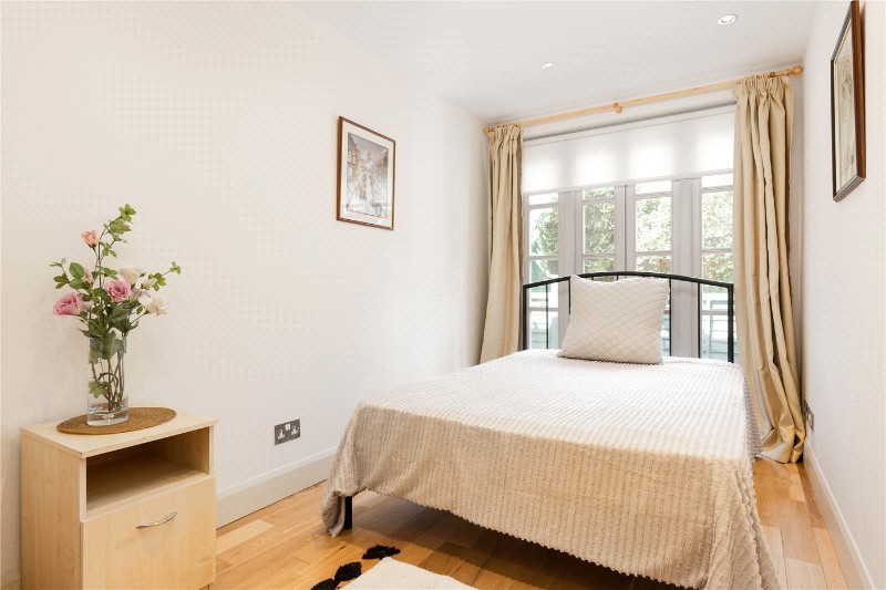 Merton Road, London, SW18
