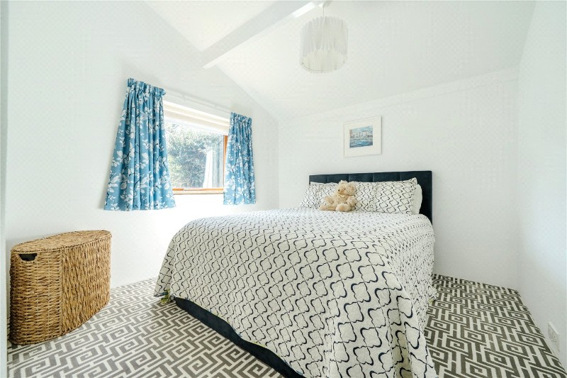 Middle Bourne Lane, Lower Bourne, Farnham, Surrey, GU10