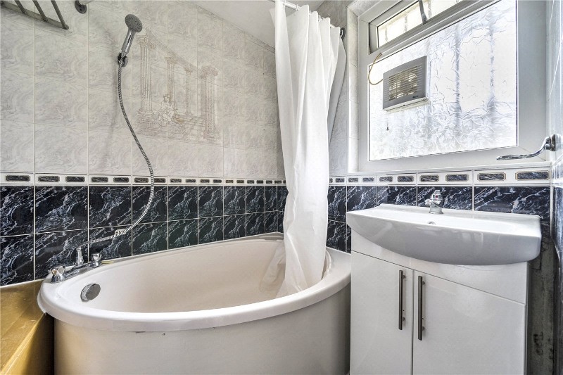 Key Close, London, E1