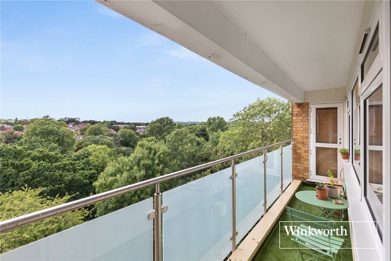 Wickliffe Avenue, London, N3