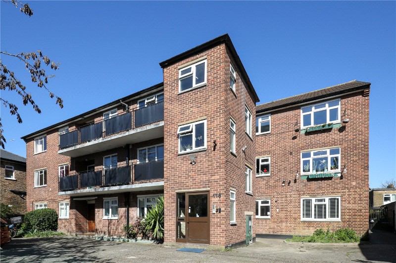 Avenue Road, London, W3