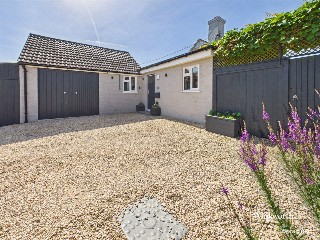 Breach Square, Priory Avenue, Hungerford, Berkshire, RG17