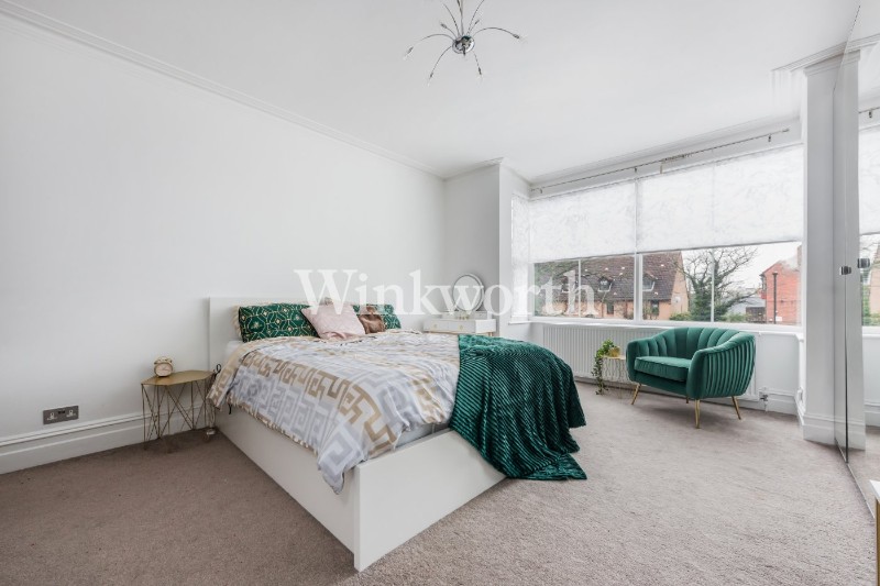 Broomfield Avenue, London, N13