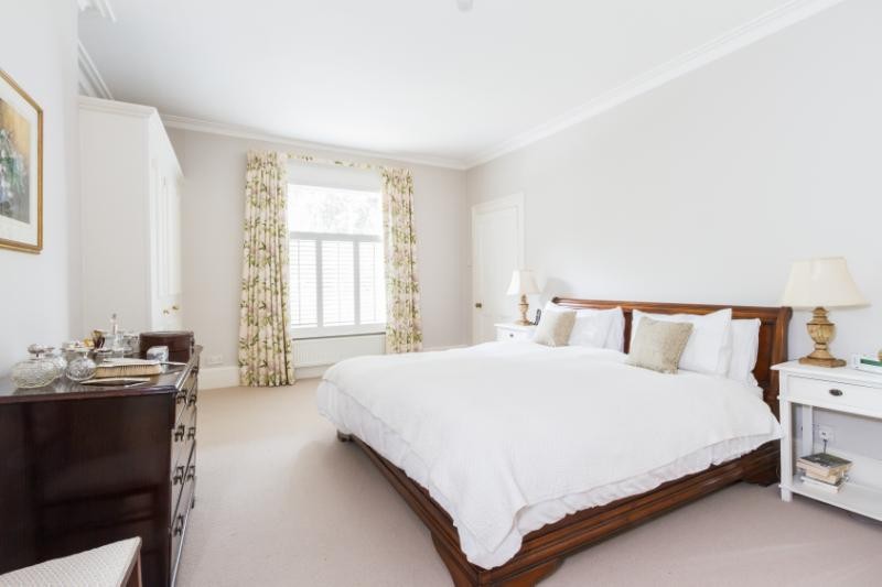 Castelnau, Barnes, SW13