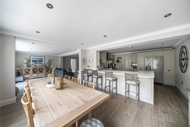 Searle Road, Farnham, Surrey, GU9