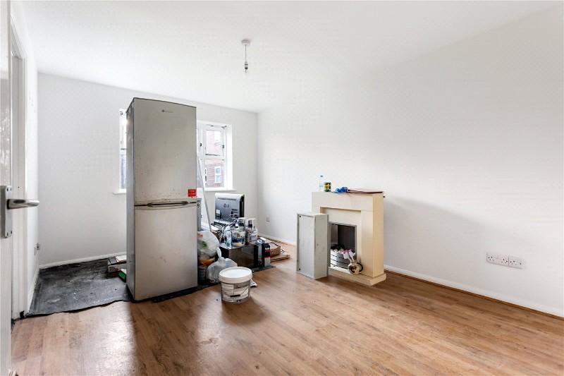 Molyneux Drive, London, SW17