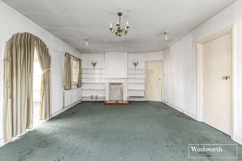 Sunbury Court Island, Sunbury-on-Thames, Surrey, TW16