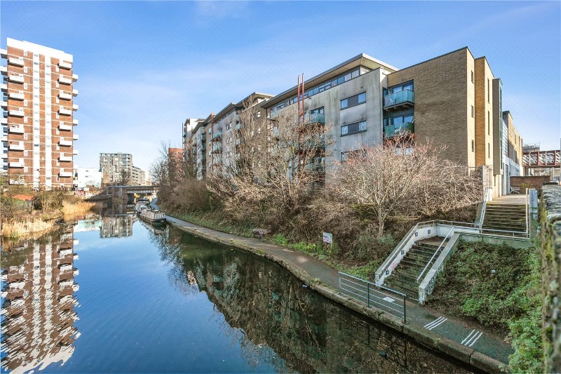 Commercial Road, London, E14