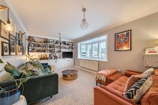 Roman Way, Farnham, Surrey, GU9