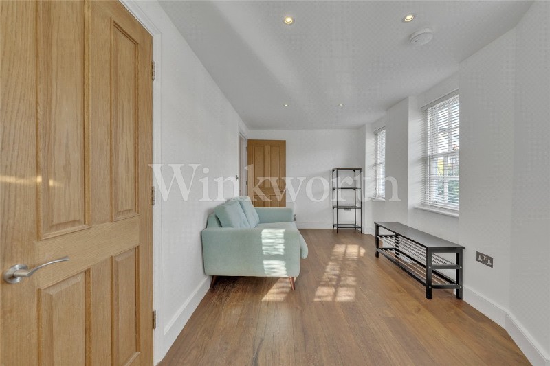 Golders Green Road, London, NW11
