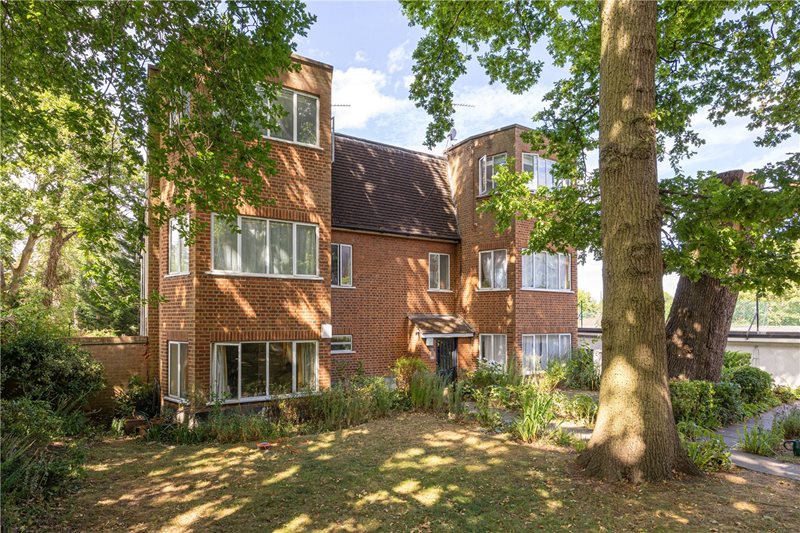 Manor Fields, London, SW15