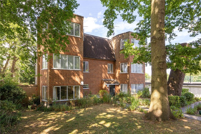 Manor Fields, London, SW15