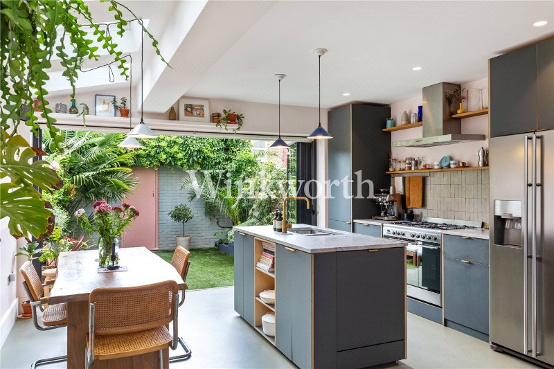 Greyhound Road, London, N17