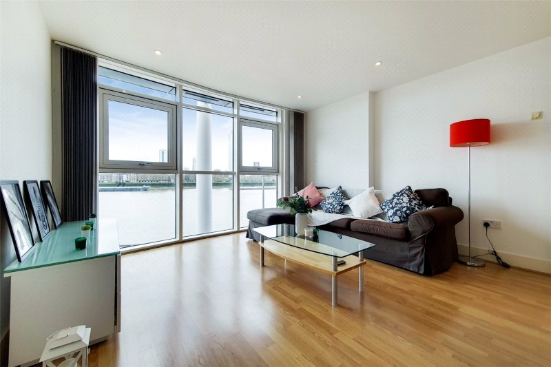 Crews Street, London, E14
